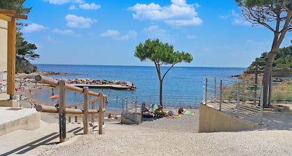 VILLA REIALA: 130 m² hiljainen, uima-allas ja oma puutarha. Ranta ja kylä 800 metrin päässä