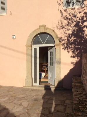 Exterior detail - Corsican house perfect for hot weather between Monte Cinto and Calacuccia Lake  (LOZZI)