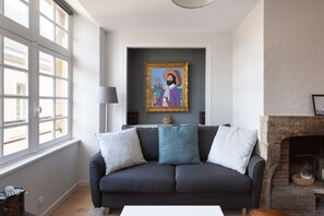 Télévision, chaîne hi-fi