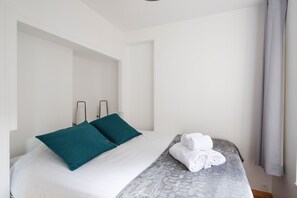 1 chambre, fer et planche à repasser, Wi-Fi gratuit, draps fournis