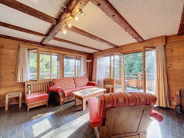 Télévision, cheminée