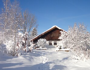 Exterior - Charming 3-star gîte in the heart of nature, free Wi-Fi (Le Mémont)