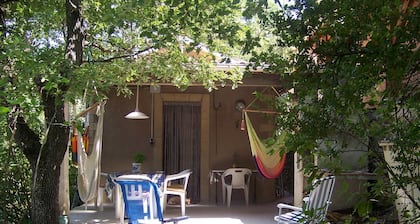 In der Provence, 2 rustikale Wohnungen in geschlossenen Arbo