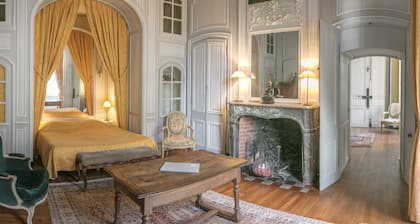 Apartment in the castle with pool