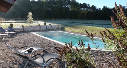 Gite du tilleul A Monpazier avec piscine privée