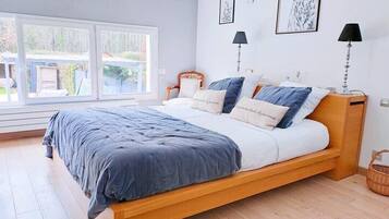 4 chambres, fer et planche à repasser, lit parapluie, Wi-Fi gratuit