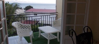 ヴィラの床にある素敵なT3。 カリブ海を見渡すバルコニー。