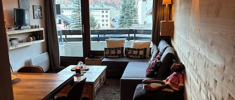 Tv, dvd-spelare och en stereo