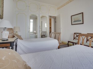 2 bedrooms