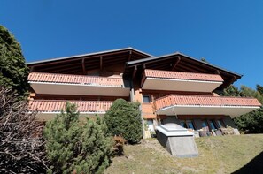 Esterni