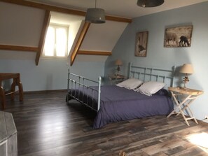 4 soverom, strykejern/-brett, reiseseng for barn og wi-fi (inkludert)