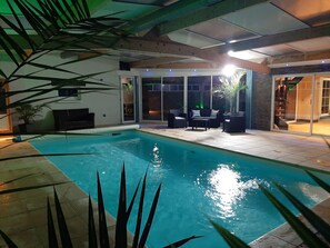 Piscine intérieure, piscine chauffée