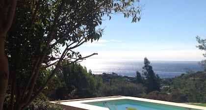Villa Geais - Vue mer, Piscine chauffée 28°C, jardin, au calme, proche de la mer