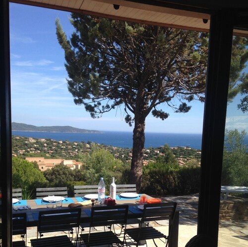 Villa Geais - Vue mer, Piscine chauffée 28°C, jardin, au calme, proche de la mer