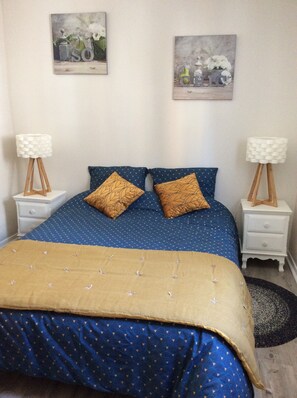 2 chambres, fer et planche à repasser, lit parapluie, Wi-Fi