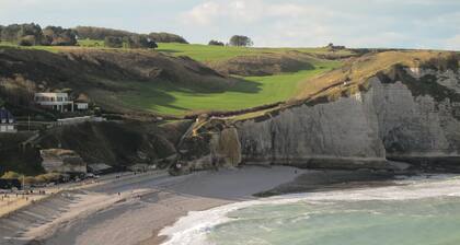 "La Maison", im Herzen des Dorfes, 50 Meter vom Meer entfernt
