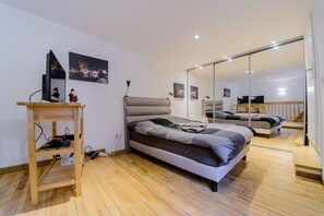 1 makuuhuone, silitysrauta/-lauta, Wi-Fi, vuodevaatteet