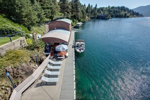 Property grounds - Secluded Manson Pool House with Private Pool & Hot Tub, Dock on Lake Chelan (Manson)