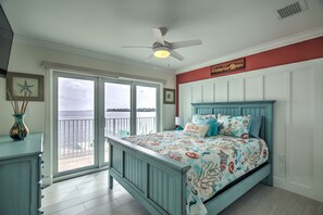 4 bedrooms, desk, iron/ironing board, travel cot