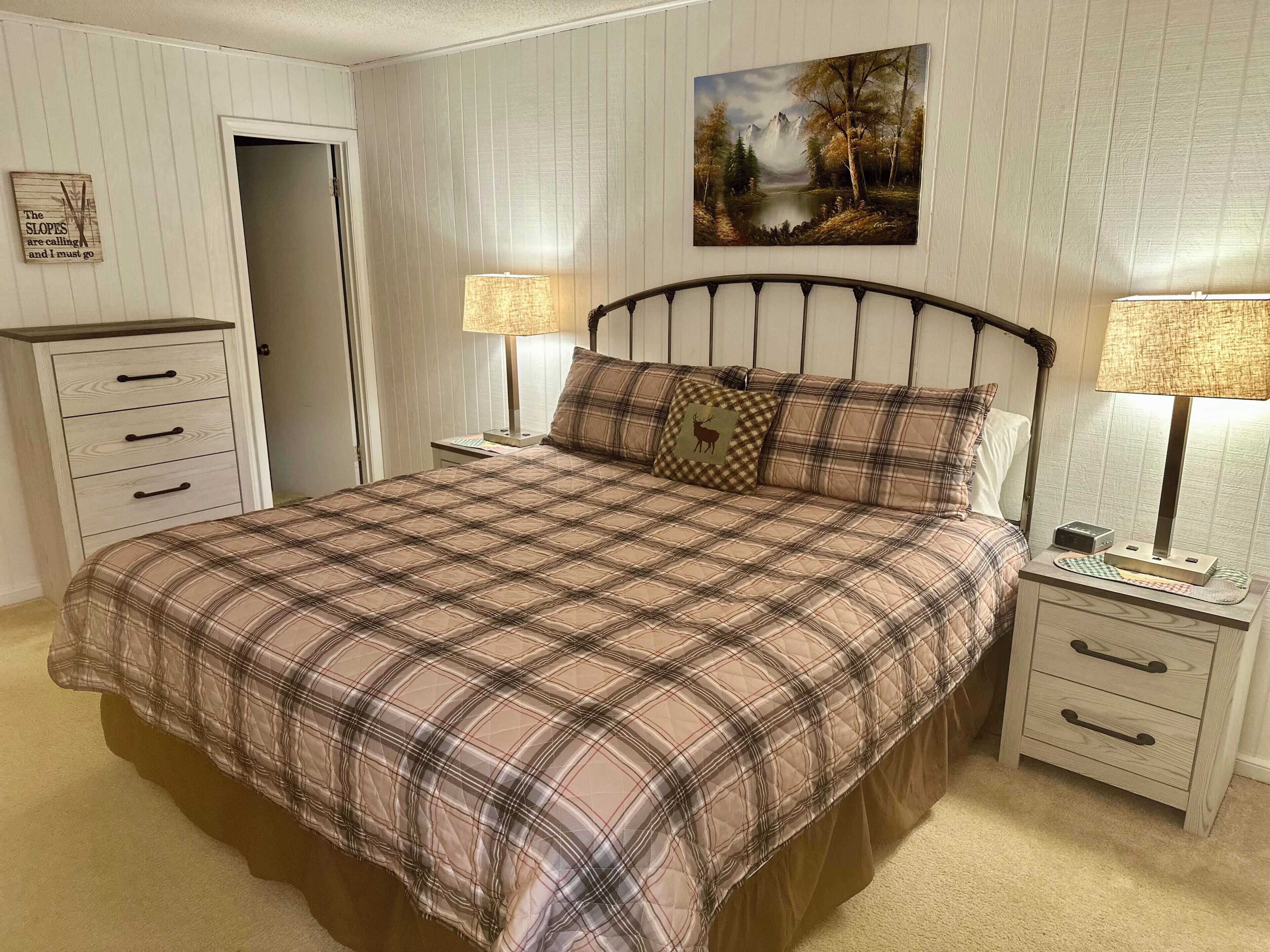 3 bedrooms, iron/ironing board, free WiFi, bed sheets