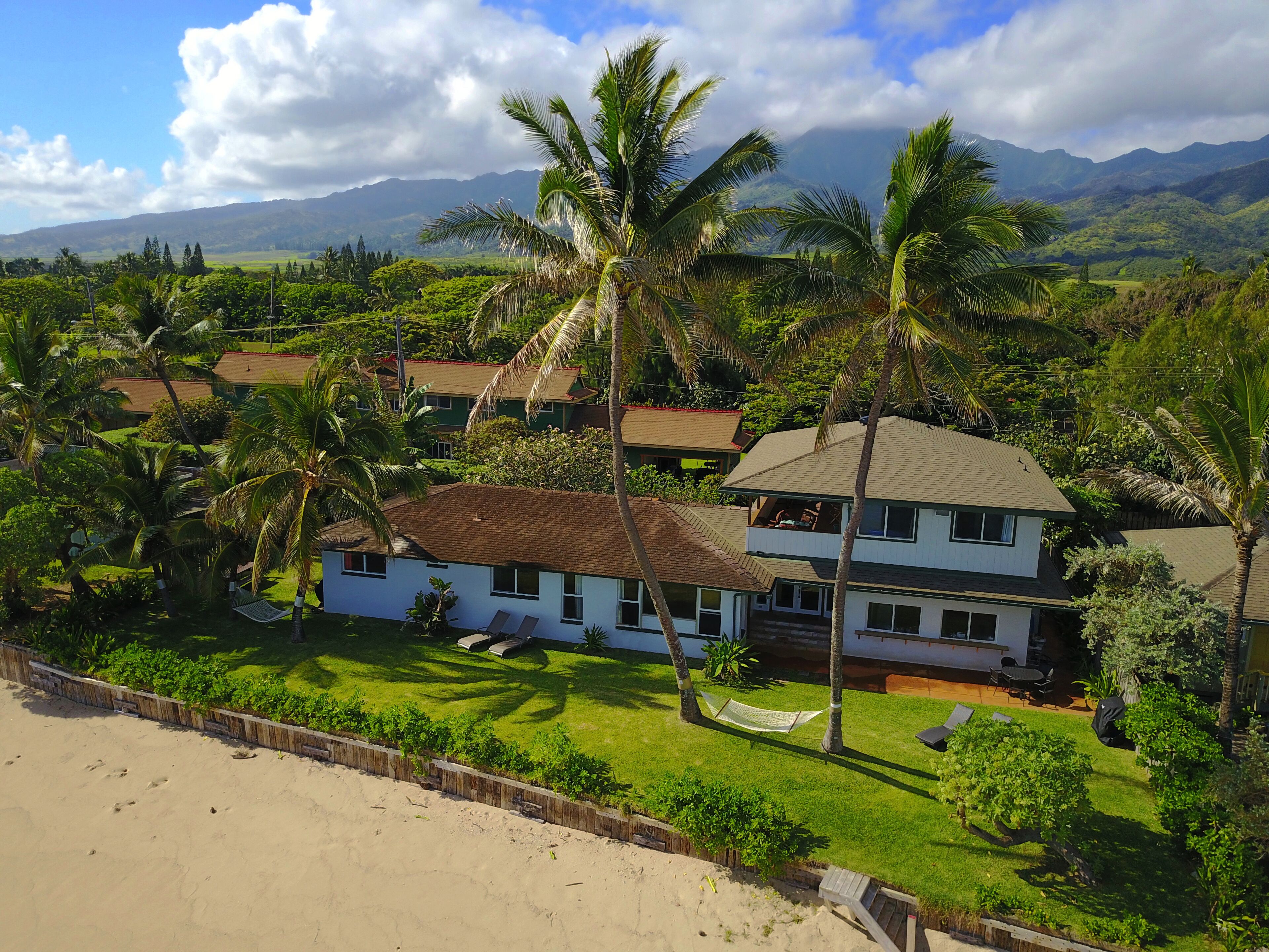 Breathtaking views at the private direct Beach/ocean front Pineapple Pad 30 nts