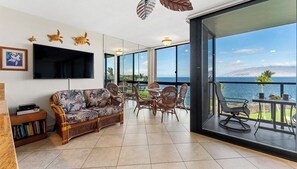 Smart TV, DVD player, books, stereo - 504 - Beautiful Remodeled Oceanfront Stunning Ocean View WITH A/C! (Kihei)