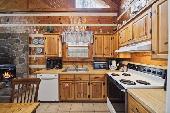 Fridge, microwave, stovetop, dishwasher