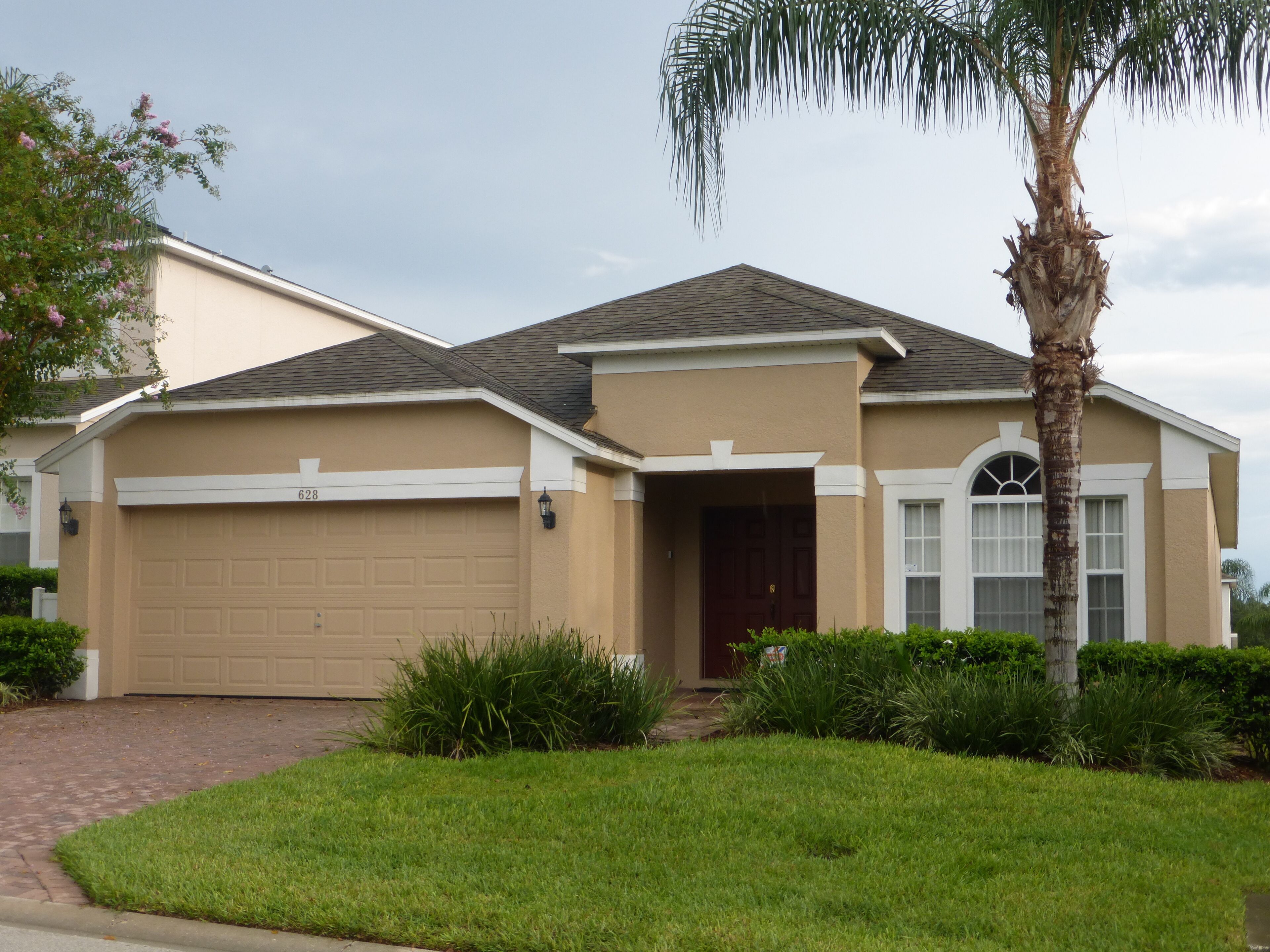 Luxury Villa, Gated Community, SOUTH FACING POOL/SPA, WIFI BBQ, mins to DISNEY!!