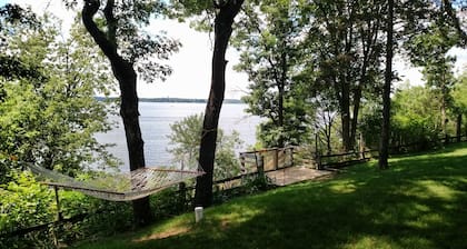 Pet Friendly ~ Lakefront Getaway