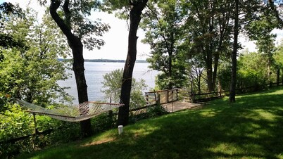 Pet Friendly ~ Lakefront Getaway