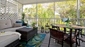 Outdoor dining - 6250 Holmes North Beach Village -  Condo 2 Bedroom /2.5 Bath , maximum occupancy of 6 people. (Holmes Beach)