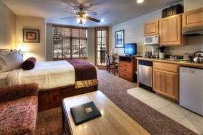 In-room safe, iron/ironing board, WiFi, bed sheets
