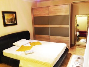 1 chambre, fer et planche à repasser, Wi-Fi, draps fournis