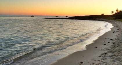 Viehättävä kävelymatka rannalle Chatham-Bayview Beach House - Keski-A / C; Wi-Fi