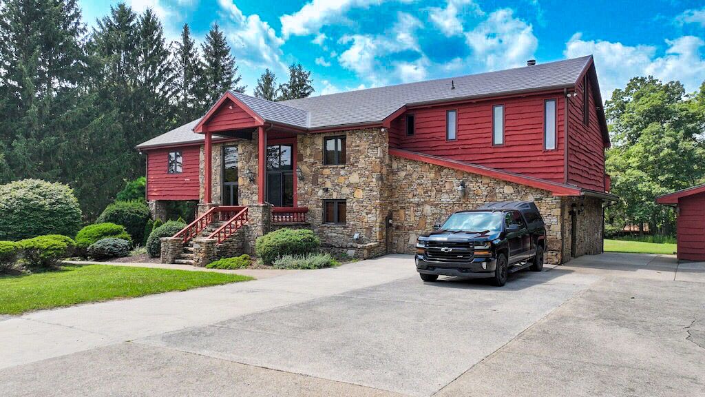 Beautiful 6 Bed/4.5 Bath - Close To 7 Springs & Laurel Highlands Attractions
