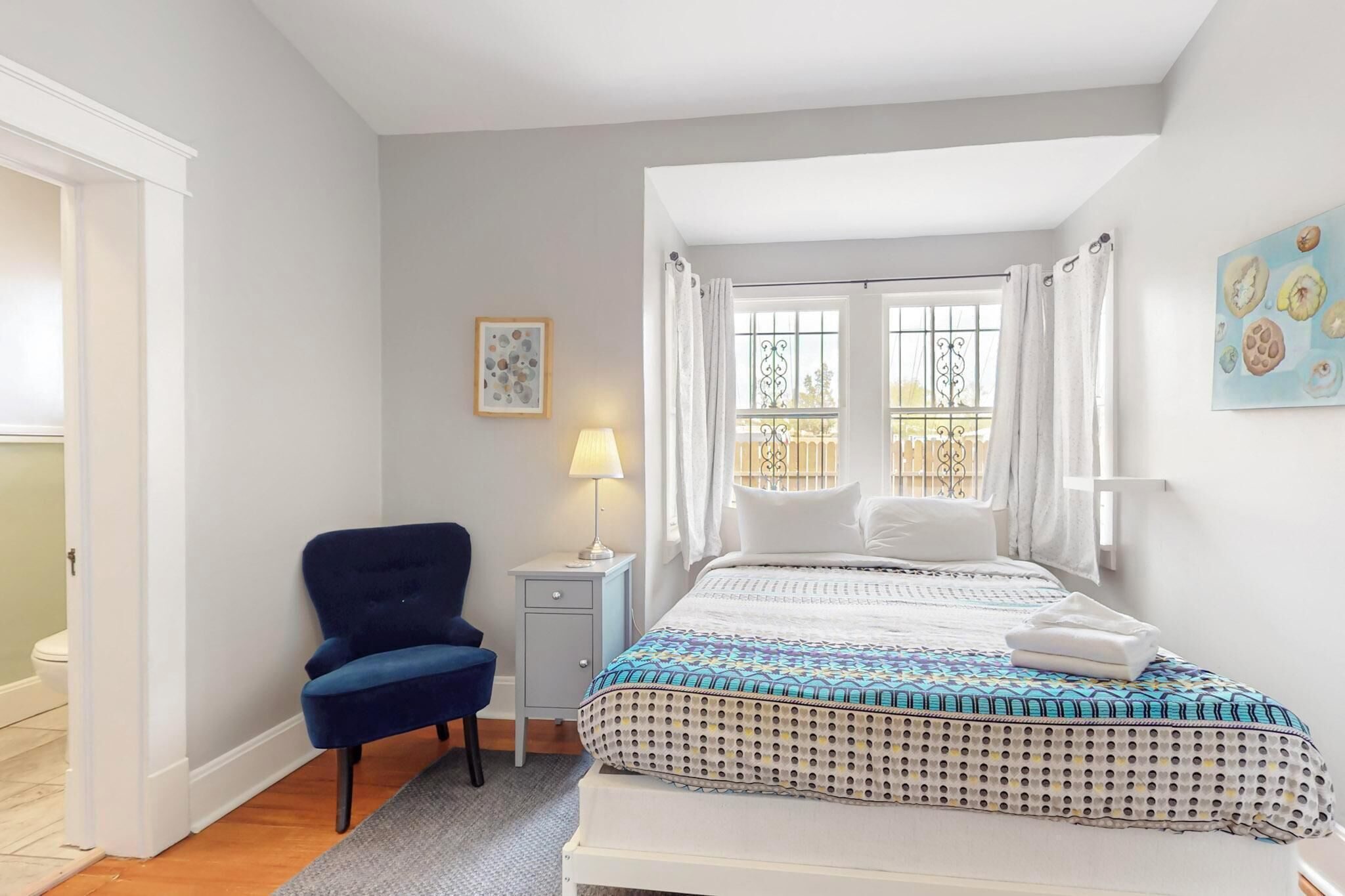 2 bedrooms, iron/ironing board, WiFi, bed sheets