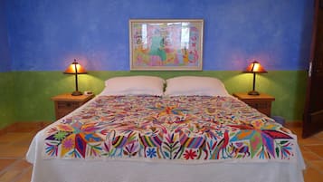 4 bedrooms, desk, free WiFi, bed sheets