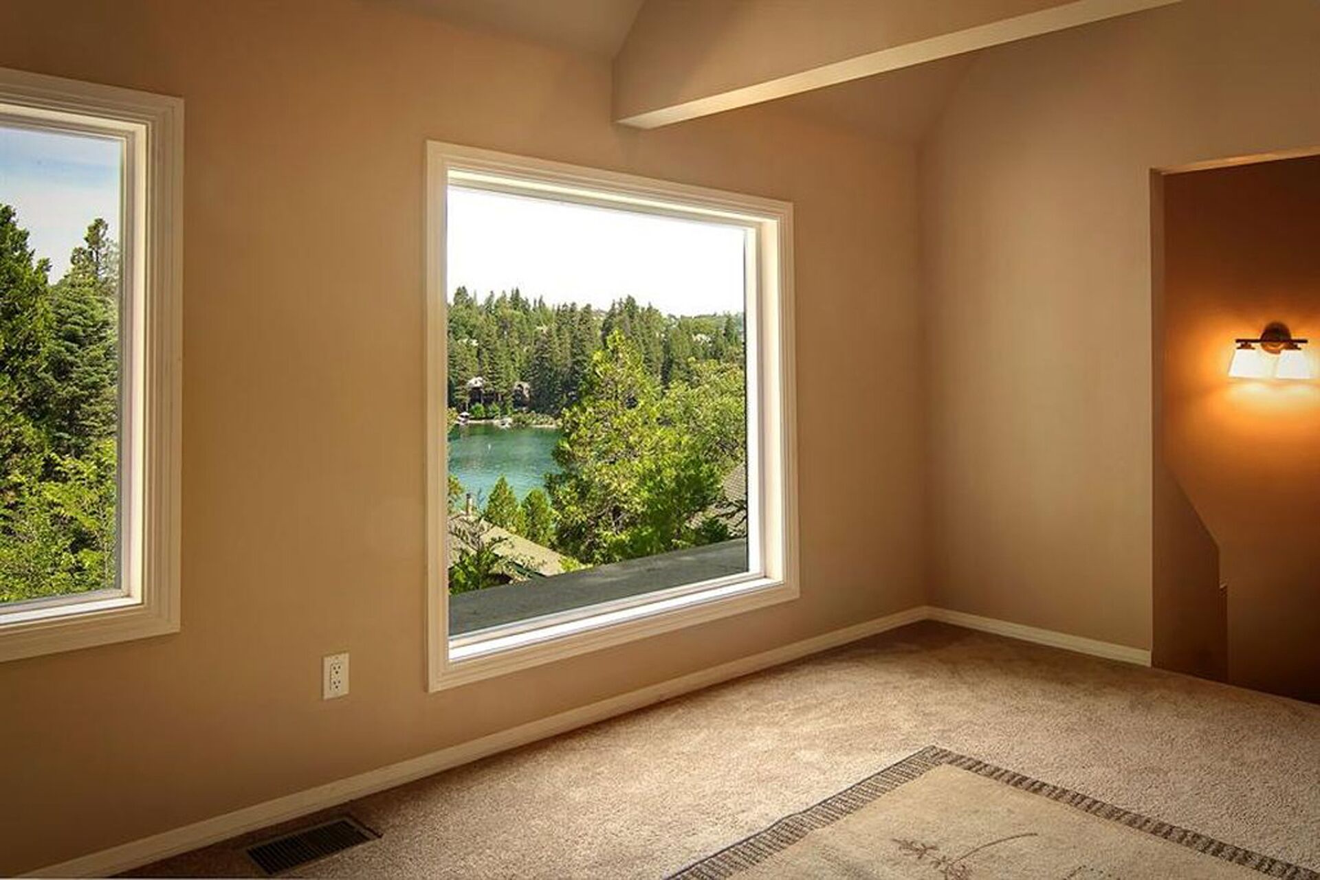 Lake view, close to village, WiFi,  long term rental