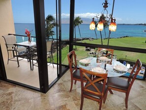 Dining - 505 – Lovely Oceanfront 1/1.5 unit – great ocean view with A/C! (Kihei)