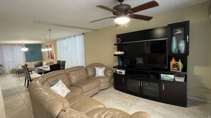 Smart TV - A Beautiful Home Located Close To Beaches, Rain Forest, Golfing And Much More! (Luquillo)