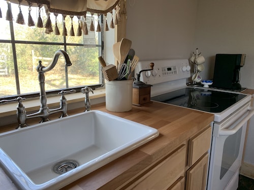 Cute & Relaxing Carmine Railroad Cottage on 10.5 acres.