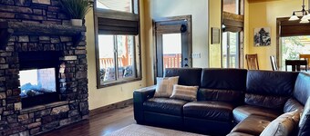 Brian Head Cabin, 1 min to slopes, skiing, fishing, sleeps 18