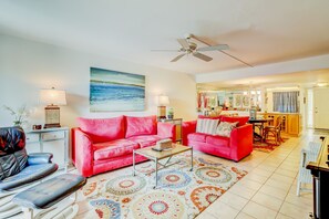 TV, books - Luxurious Condo with Lagoon Views, Shared Pool, Tennis & Playground (Hilton Head)