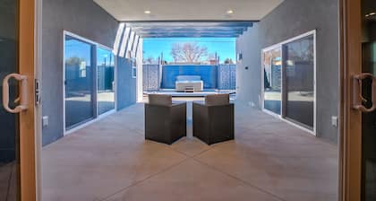 Deluxe Uptown Residence w/Hot Tub and 3 King Beds