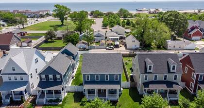 Big, Beautiful & Beachside Bliss - Sleeps 10!