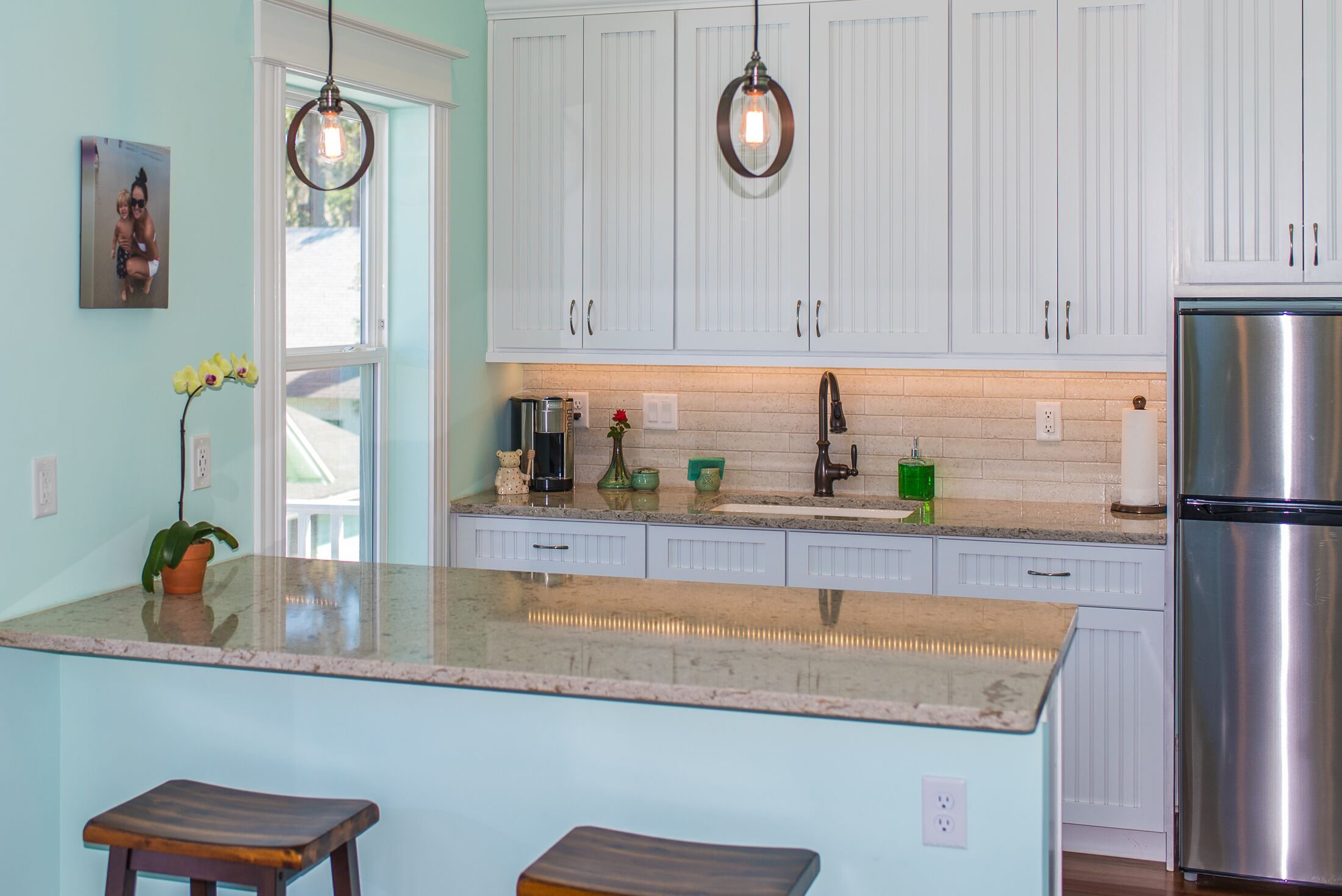 Fridge, microwave, coffee/tea maker, toaster