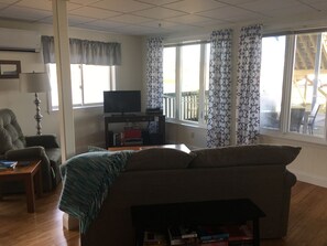 スマートテレビ、DVD プレーヤー、書庫、ビデオライブラリ