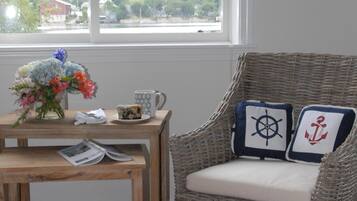 TV connectée, lecteur de DVD, livres, vidéothÚque