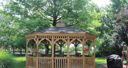 Diversión, Hogar Familiar con piscina 20x40 12 minutos de las atracciones de Hershey