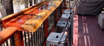 Perfect Family Getaway,  One Light to Snow Summit, Bear Mountain and Shopping